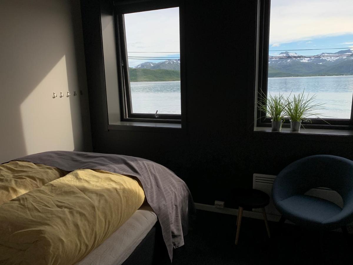 ホテル Bedehuset Basecamp Senja Skaland エクステリア 写真