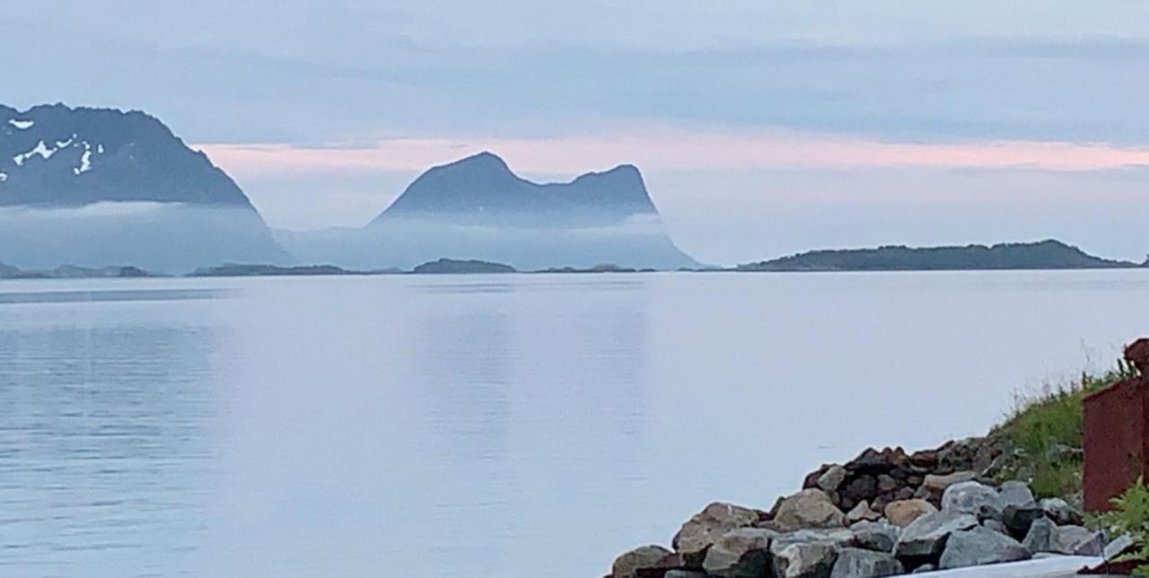 ホテル Bedehuset Basecamp Senja Skaland エクステリア 写真