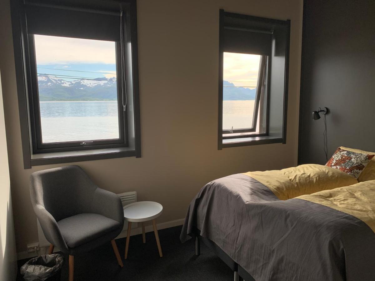 ホテル Bedehuset Basecamp Senja Skaland エクステリア 写真