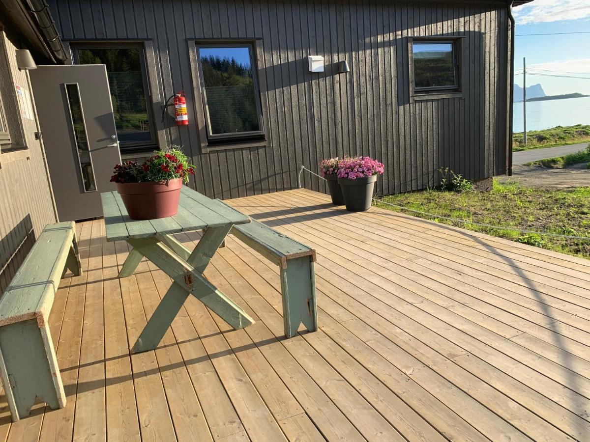 ホテル Bedehuset Basecamp Senja Skaland エクステリア 写真